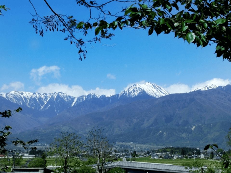長野県の山岳風景と道祖神のアイキャッチ画像